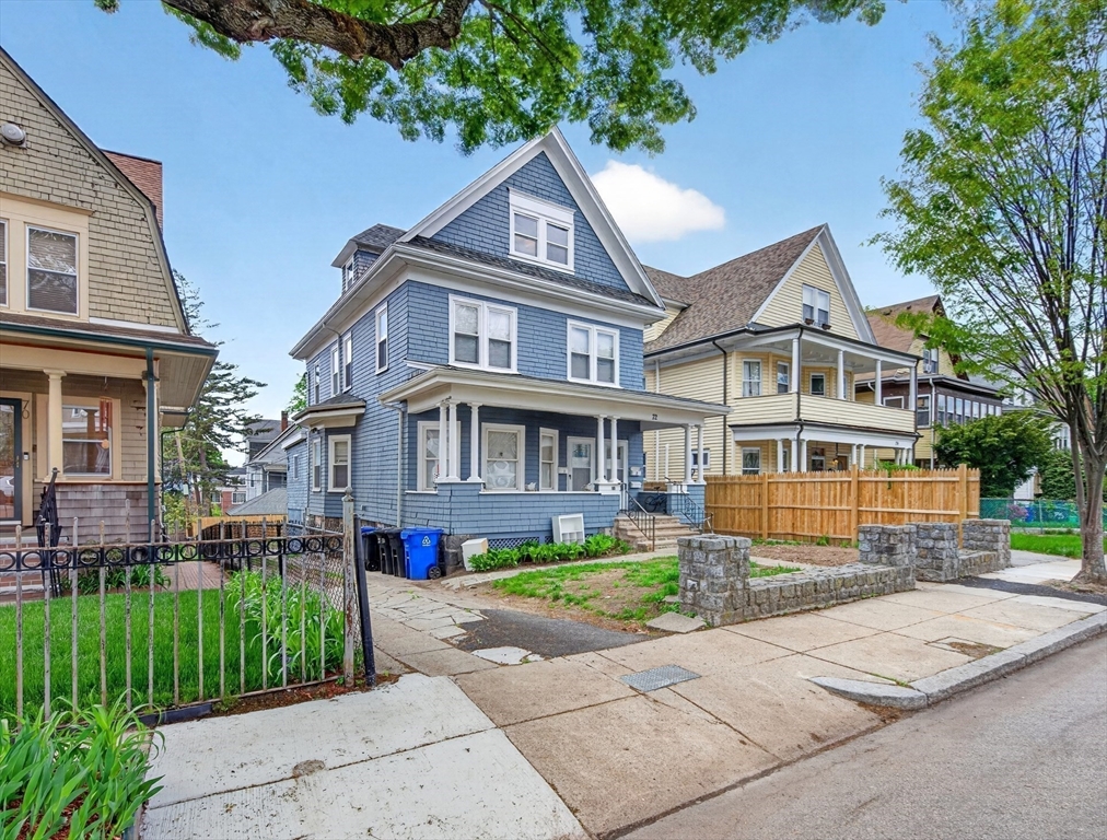 72 Wellington Hill St