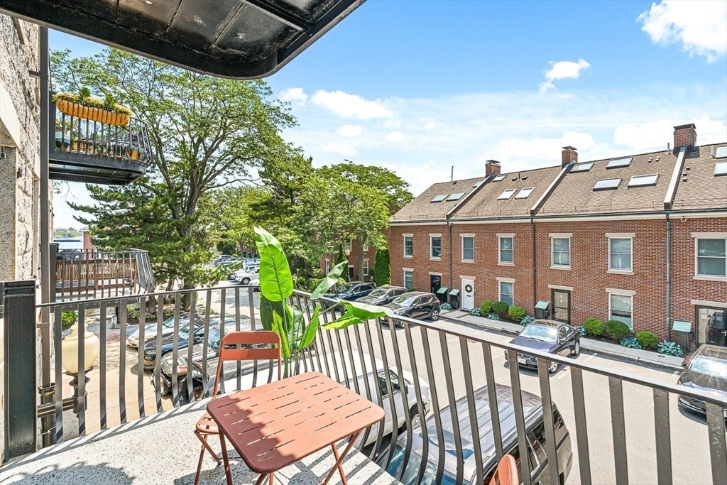 343 Commercial St 212