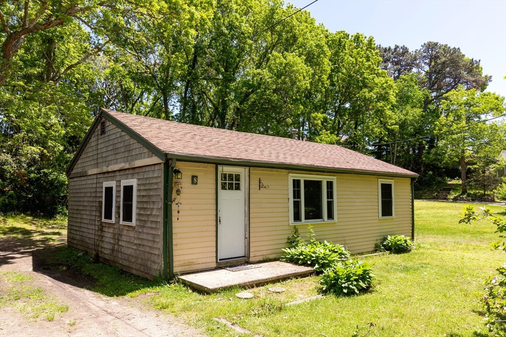 8 Pond View Cir