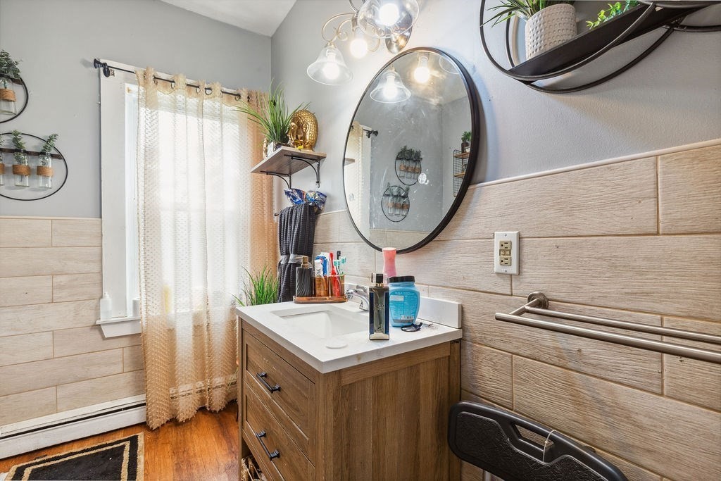 41 Carleton Ave