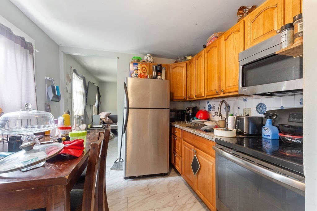 41 Carleton Ave