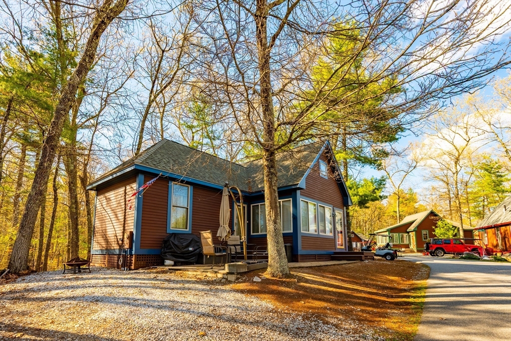 14 Whispering Pines Rd 14