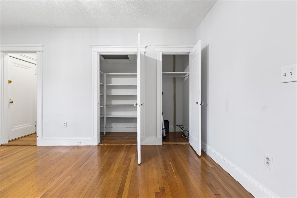 116 Riverway St 14