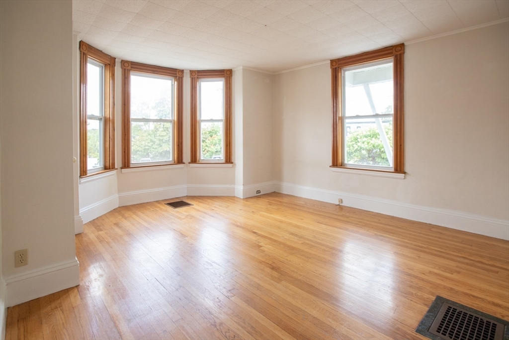 105 Pine Street 1