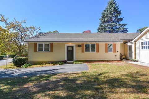 91 Hillcrest Rd Dracut MA 01826