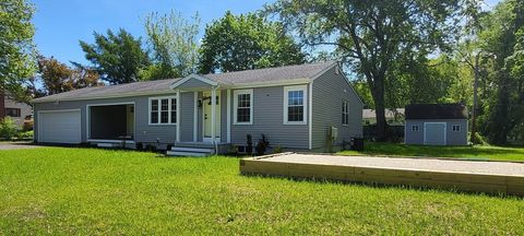 14 Rose Avenue Westport MA 02790
