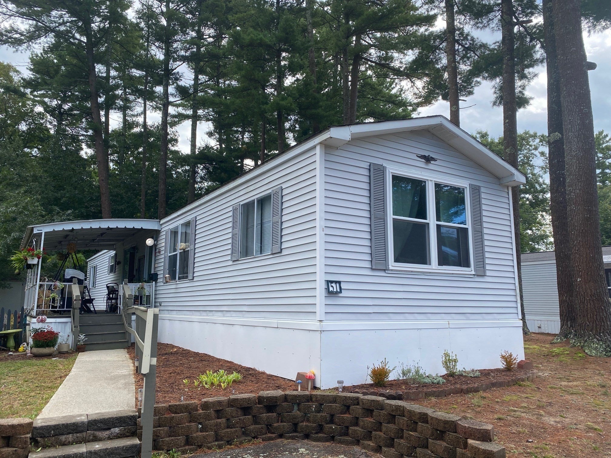 51 Crest Dr