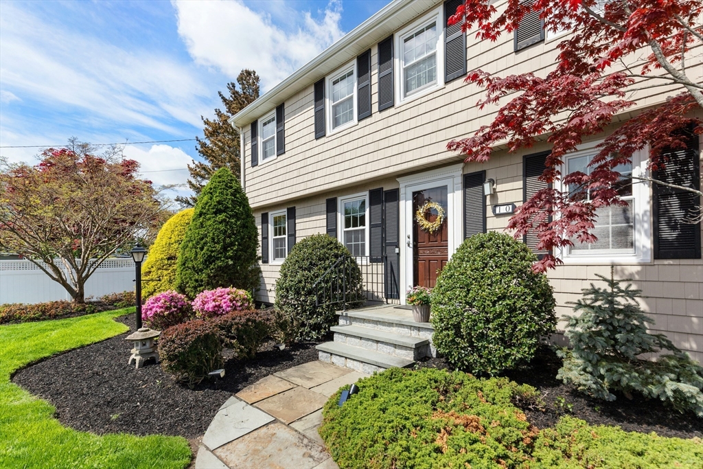10 Dearborn Ln