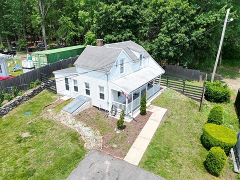 7 Coolidge St Hudson MA 01749