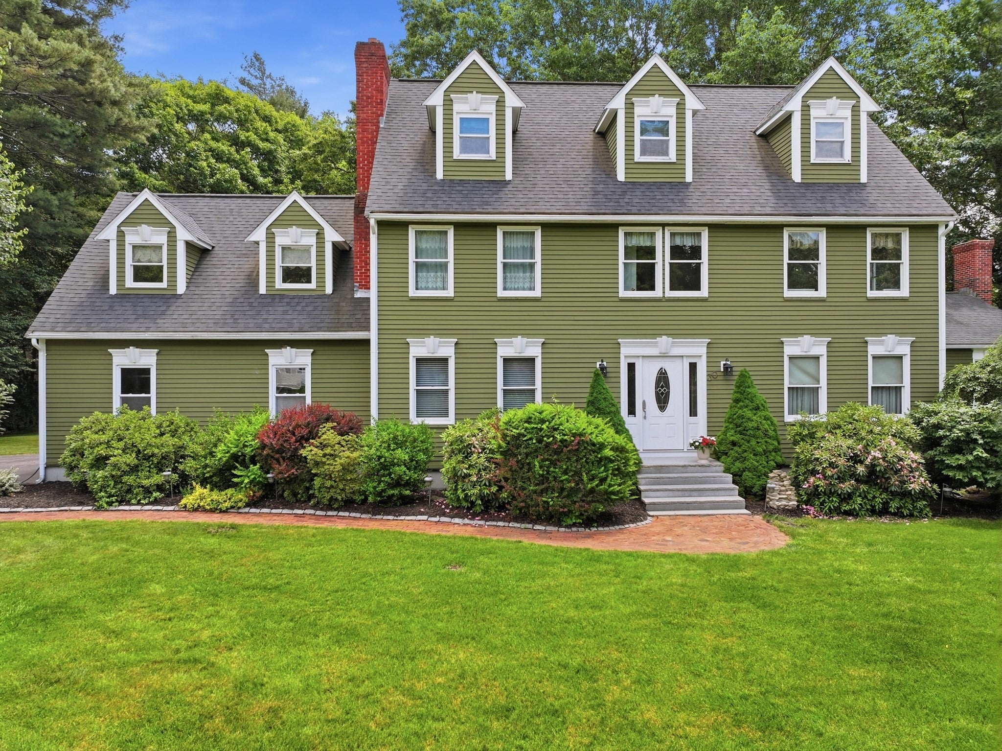 30 Knollwood Drive