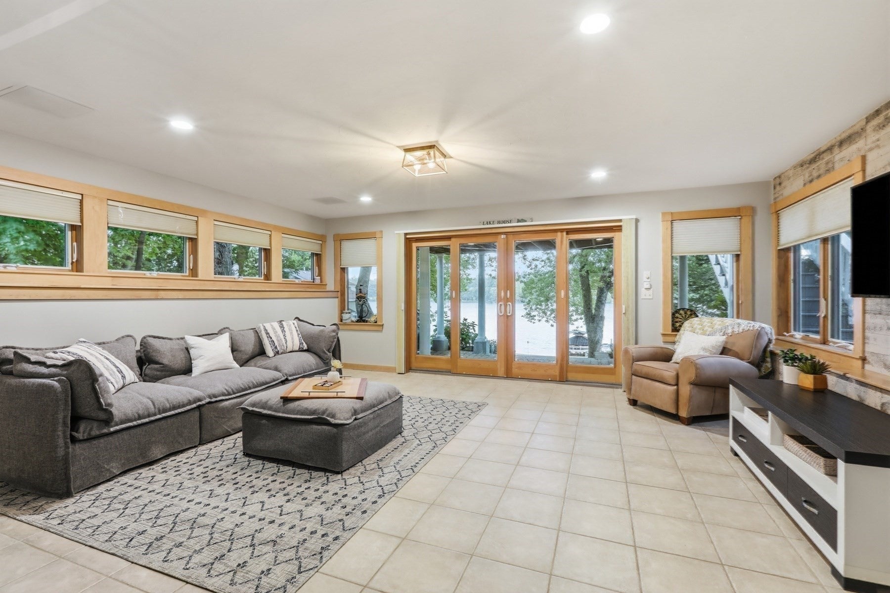 89 Dunstable RD, Westford, MA Photo #21