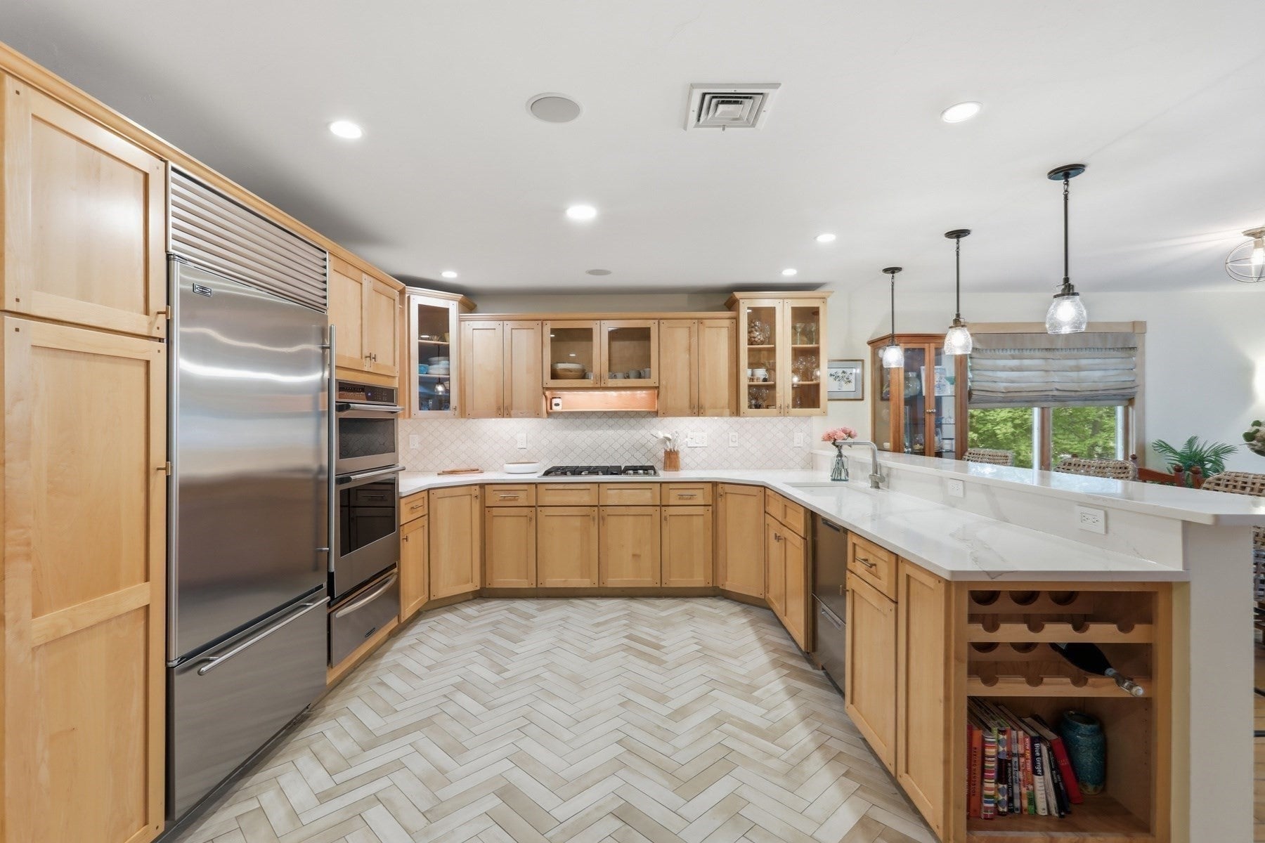 89 Dunstable RD, Westford, MA Photo #6