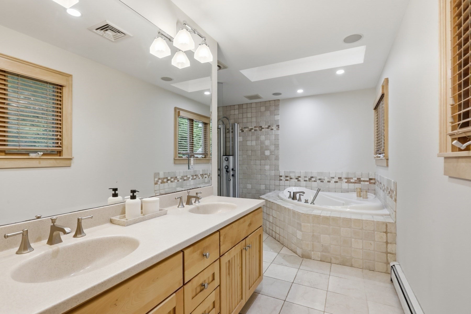 89 Dunstable RD, Westford, MA Photo #16