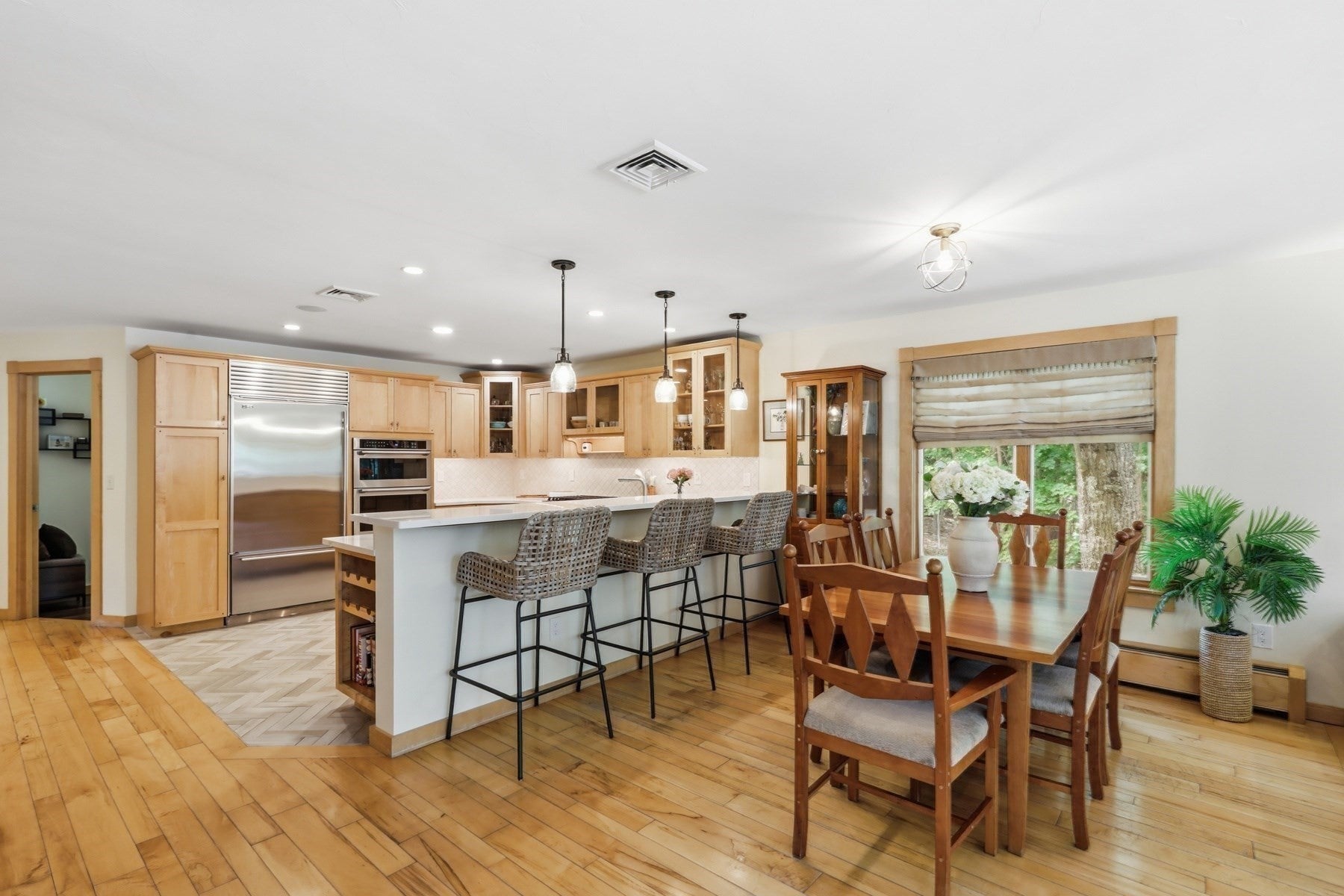 89 Dunstable RD, Westford, MA Photo #8