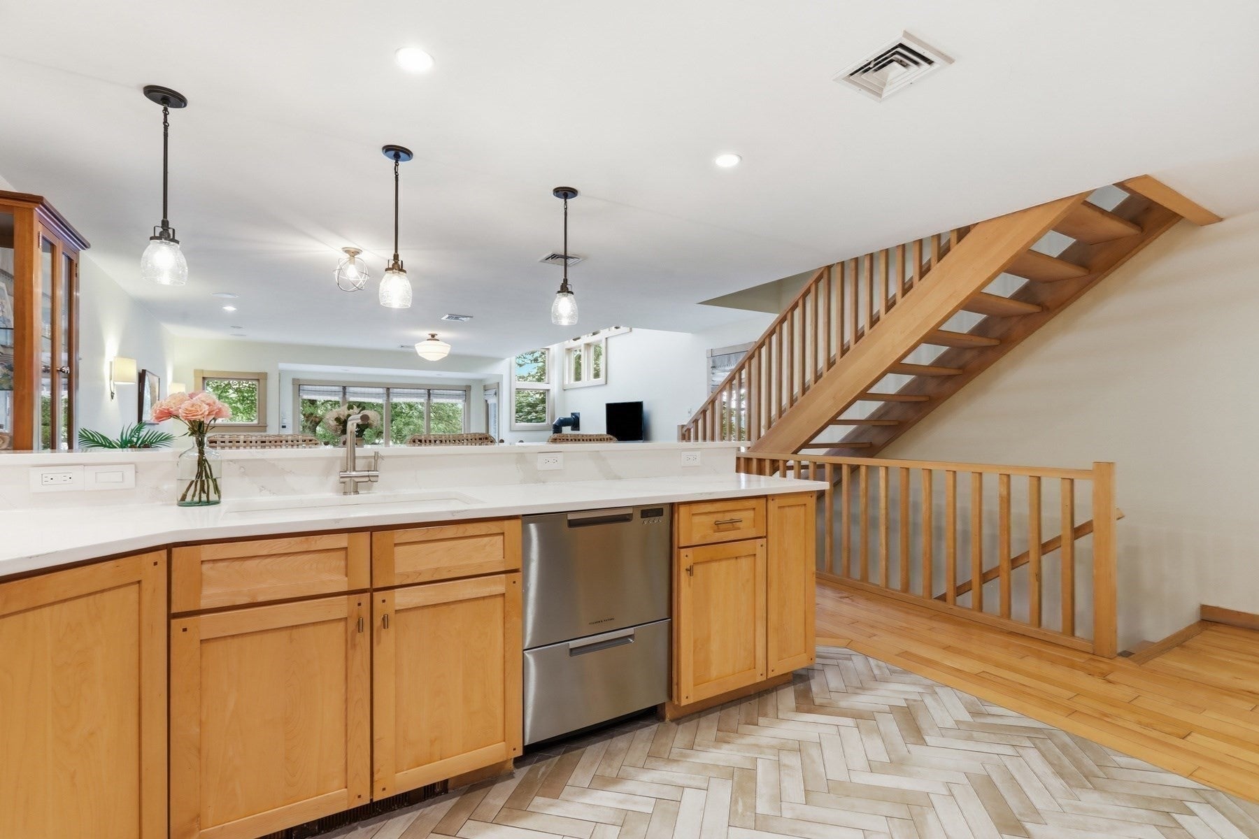 89 Dunstable RD, Westford, MA Photo #7
