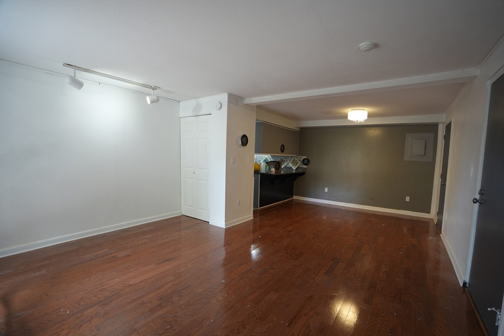 1461 Pawtucket Blvd 3-1