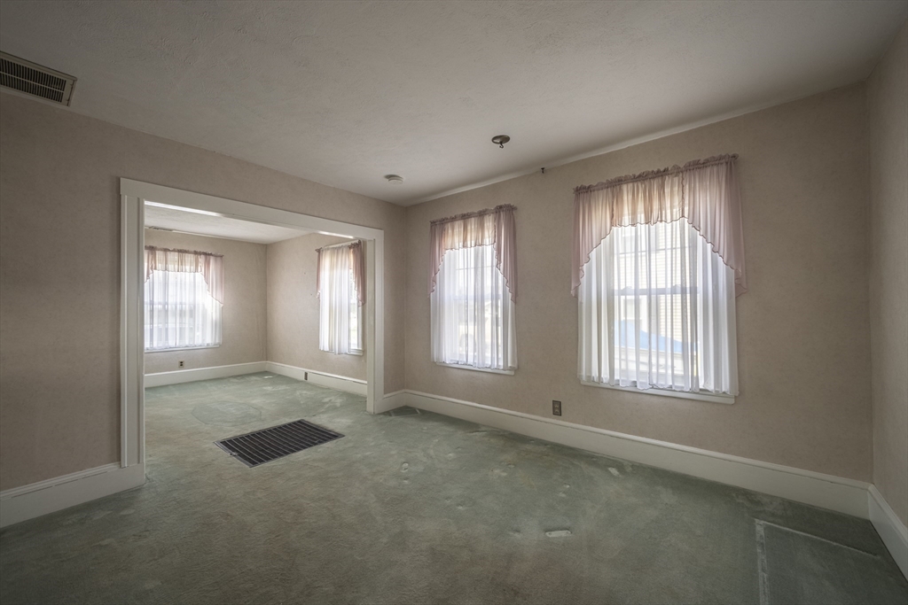 16 S Merrill St, Haverhill, MA Photo #17