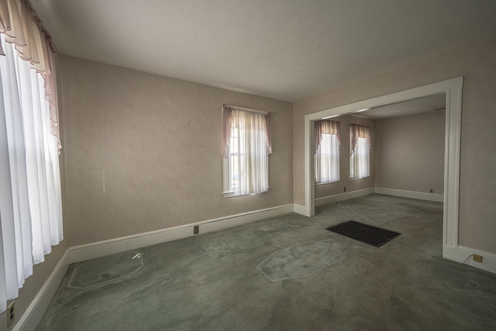 16 S Merrill St, Haverhill, MA Photo #18