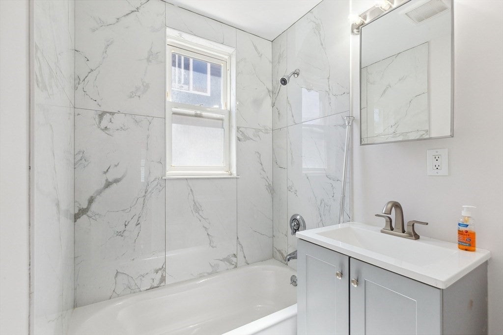 11 Tucker Street #2, Milton, MA, 11 Tucker Street #2, Milton, MA Photo #4