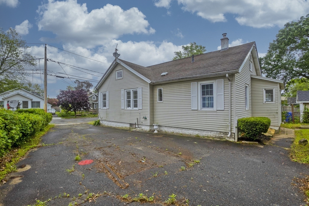 372 El Paso St