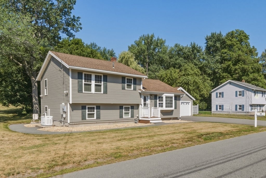 38 Montaup Ave