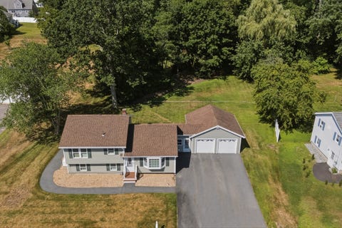 Photo of 38 Montaup Ave, Dracut, MA 01826 (MLS # 73556796)