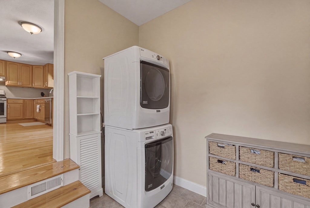 38 Montaup Ave