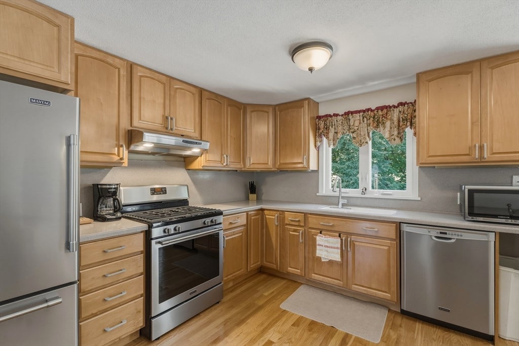 38 Montaup Ave