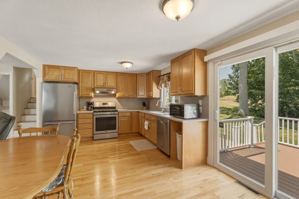 38 Montaup Ave