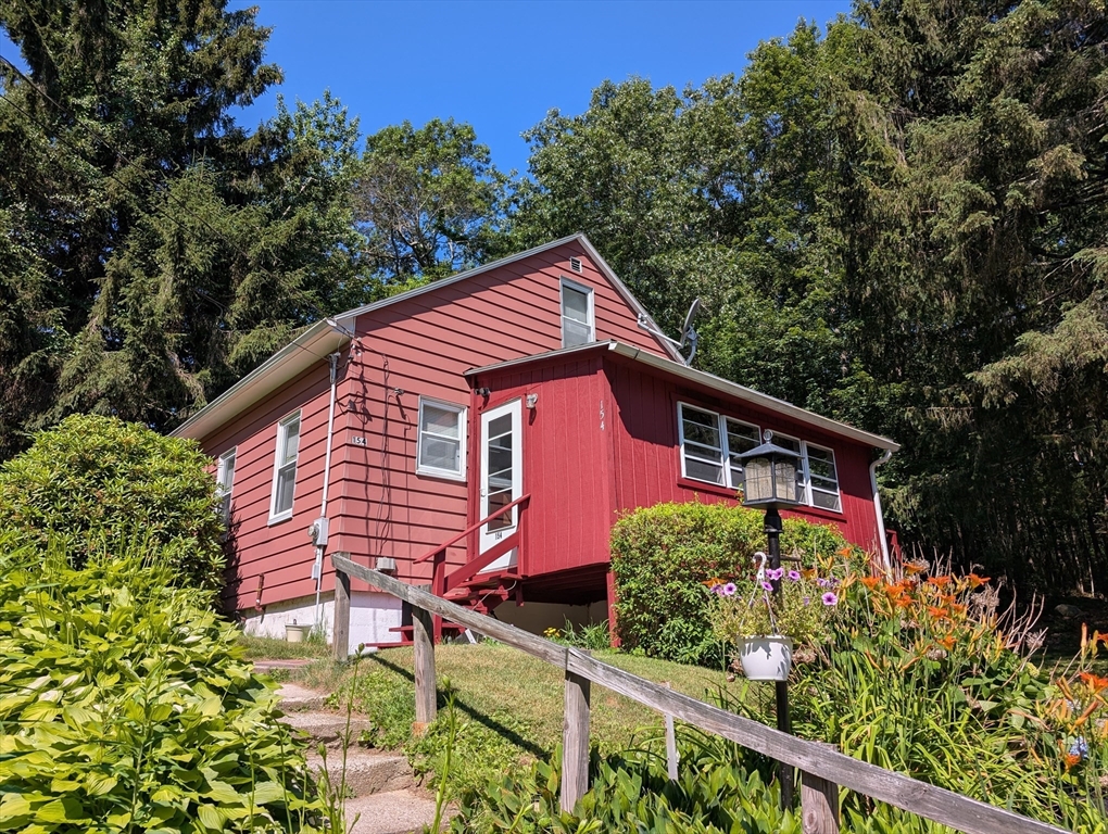 154 Rawson St