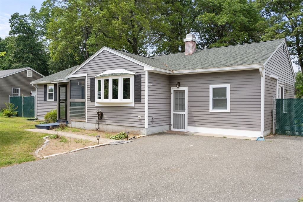 14 Melinda Ln