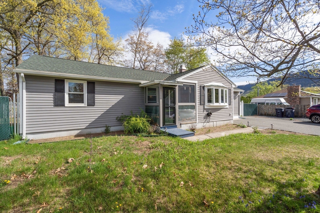 14 Melinda Ln