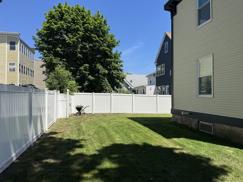 131 Laurel St C