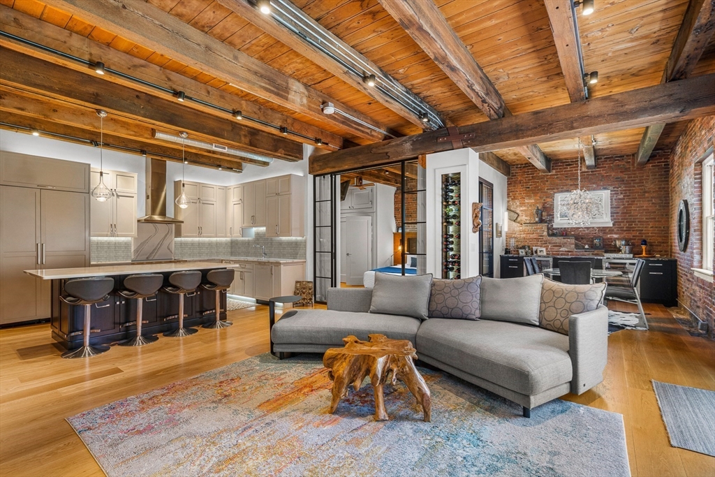 343 Commercial St 501