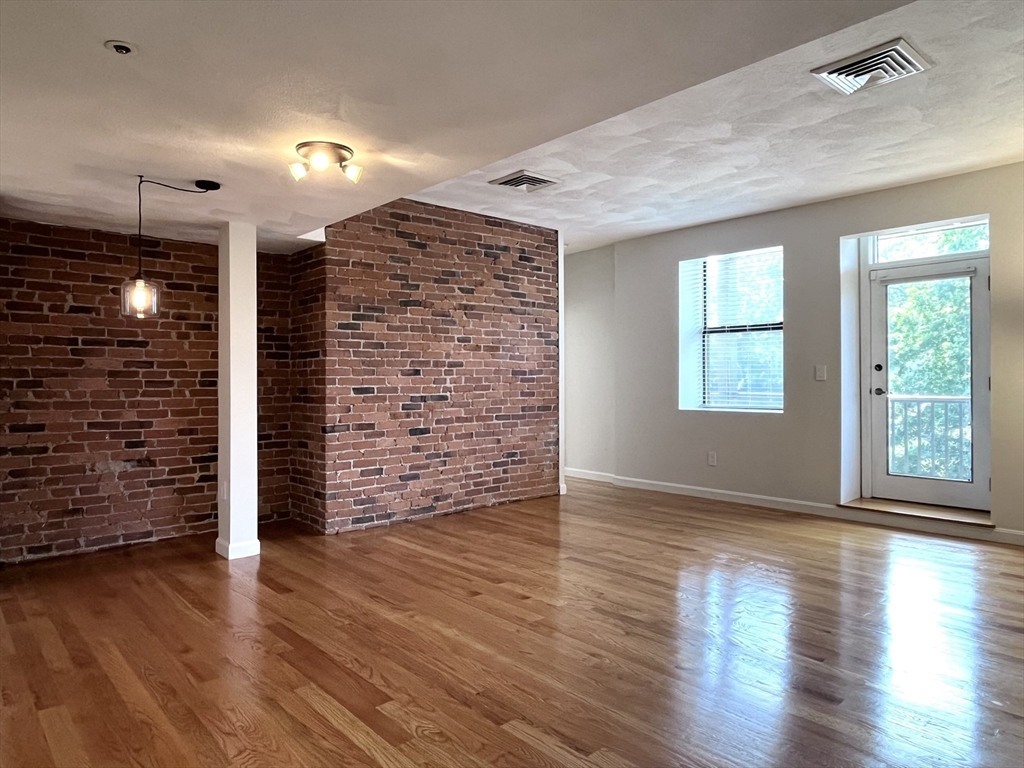 155 Kendrick Ave 306