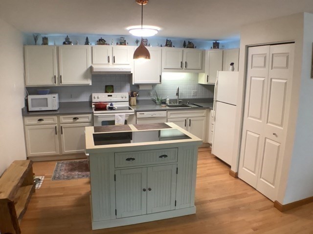 41 W Summit St 53