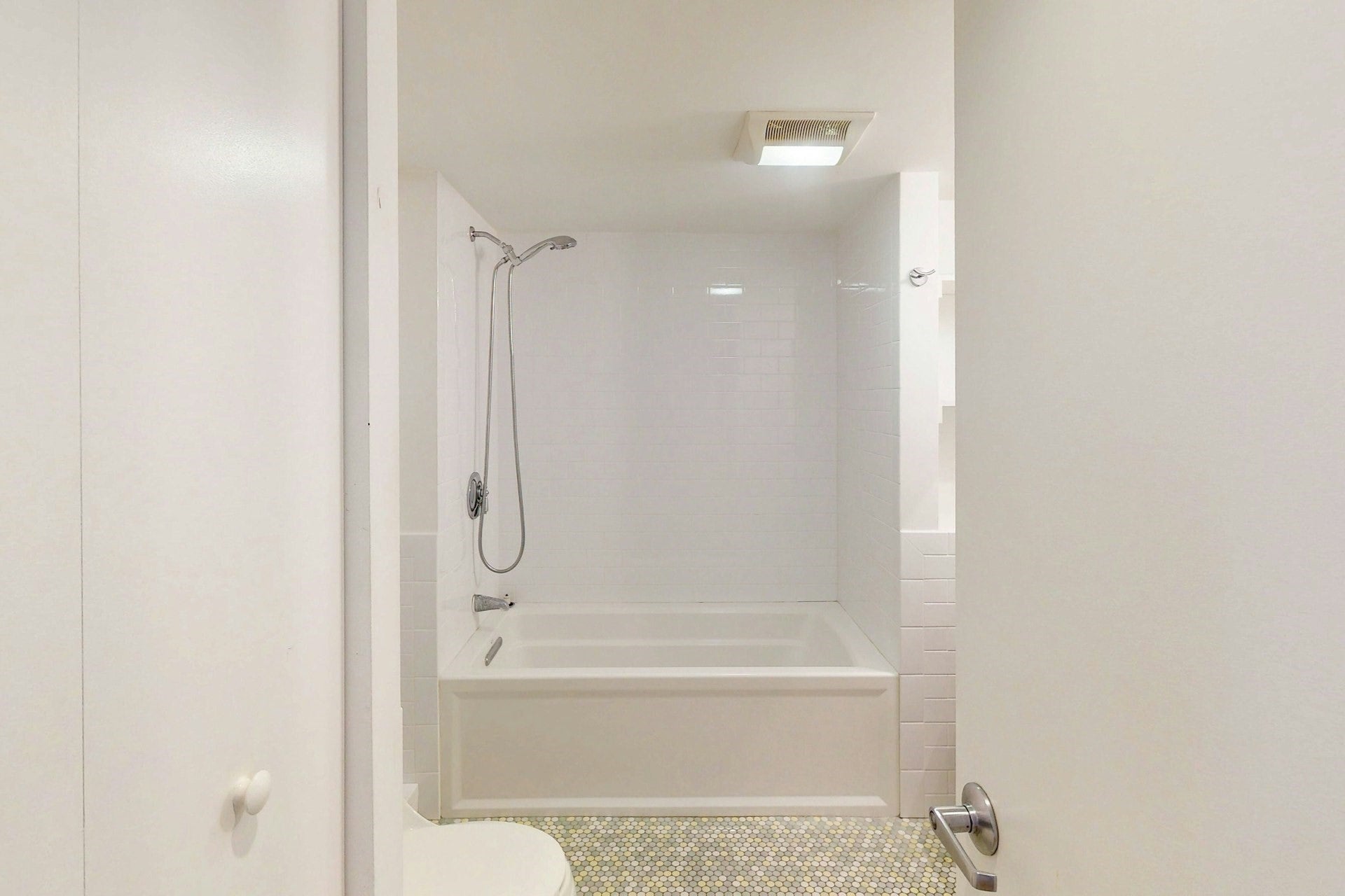 345 Harvard St 2 E-F, Cambridge, MA Photo #25