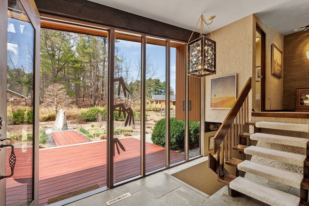 51 Carleton Rd