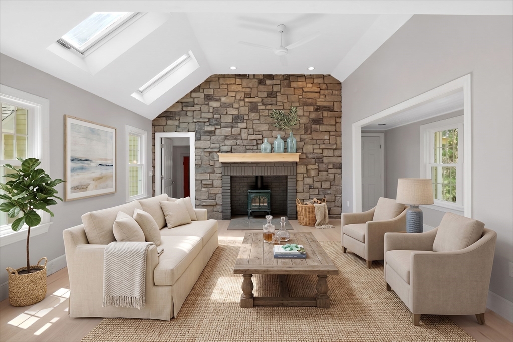 44 Tiffany Dr