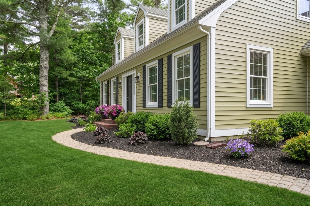 44 Tiffany Dr