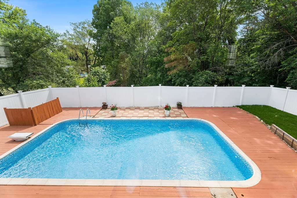 18 Fairview Rd