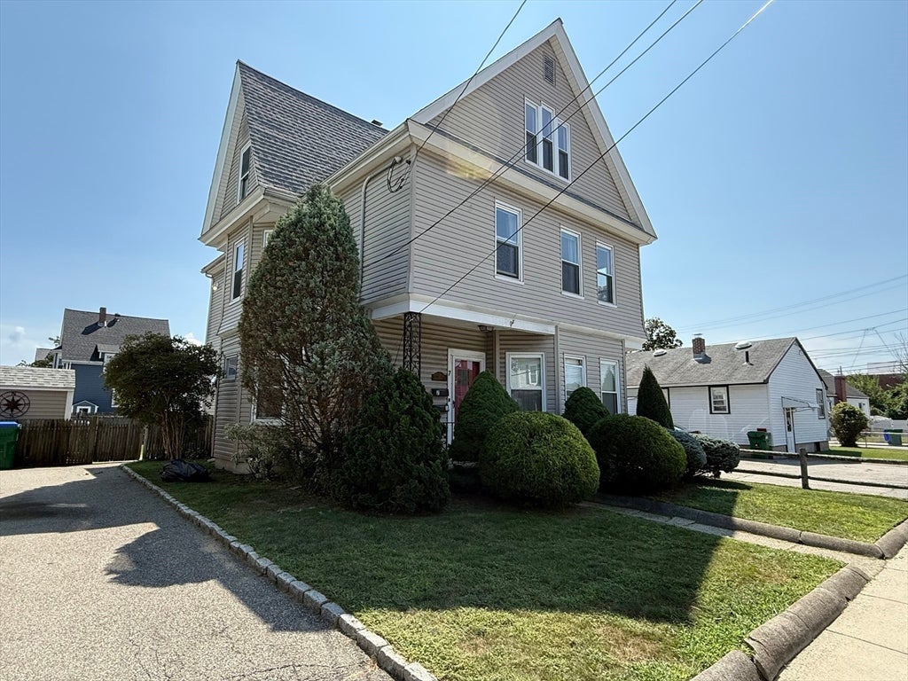 Photo of 7 Pembroke St, Medford, MA
