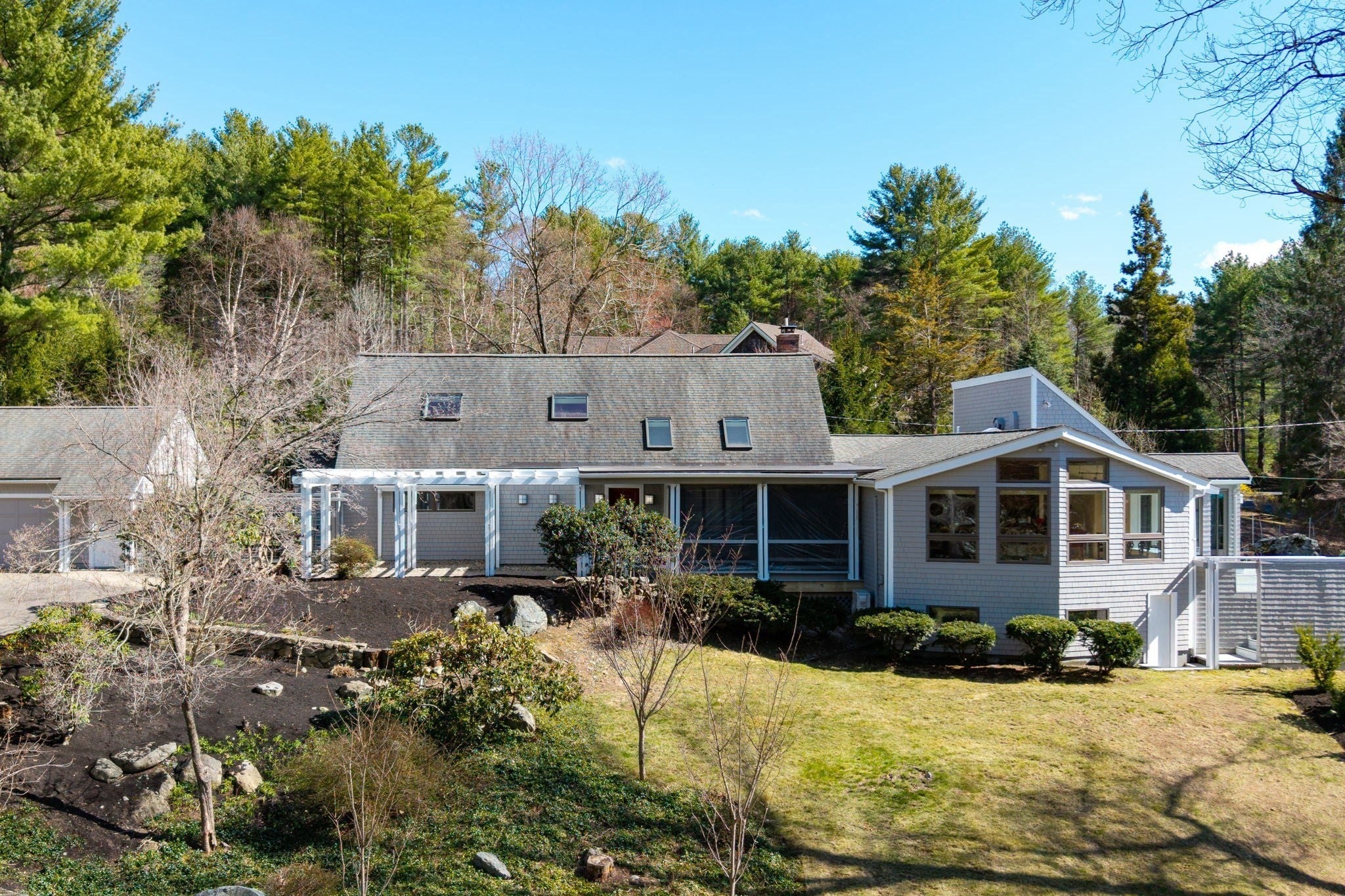 39 Kings Grant Rd, Weston MA 02493