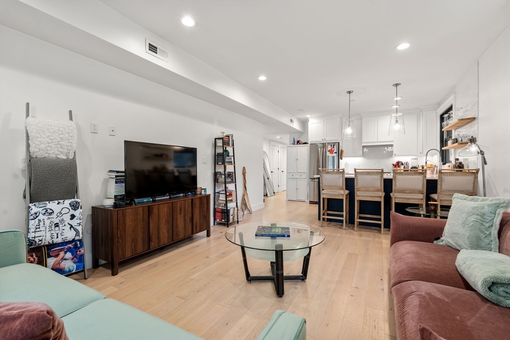 331 Chelsea St. 1