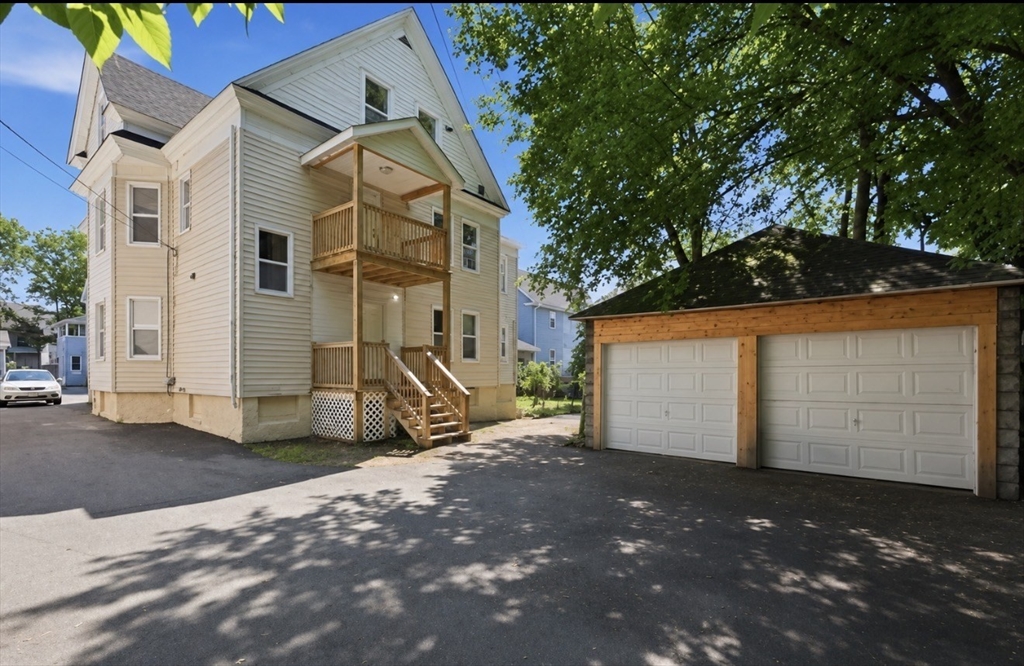 282 White St