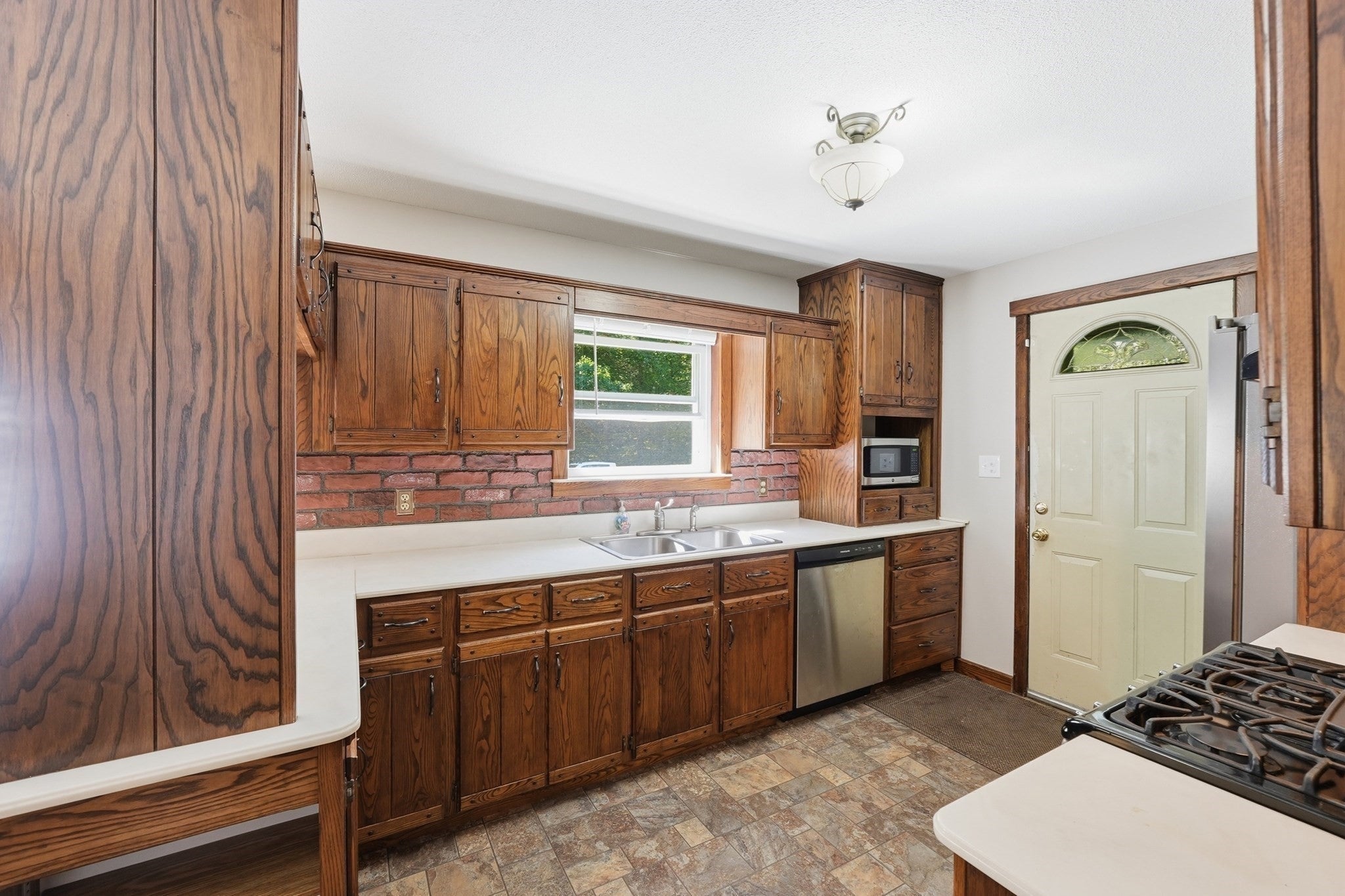 42 Lakeview Dr, West Brookfield, MA, 42 Lakeview Dr, West Brookfield, MA Photo #6