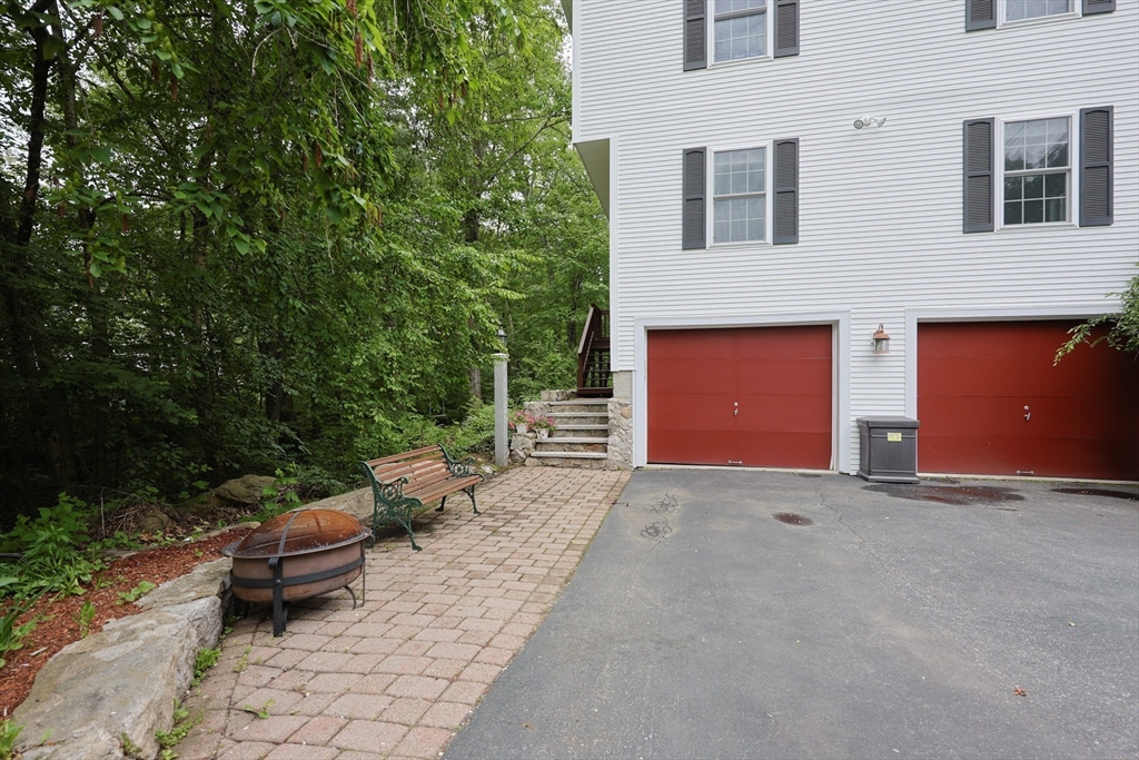 11 Dianne Ln