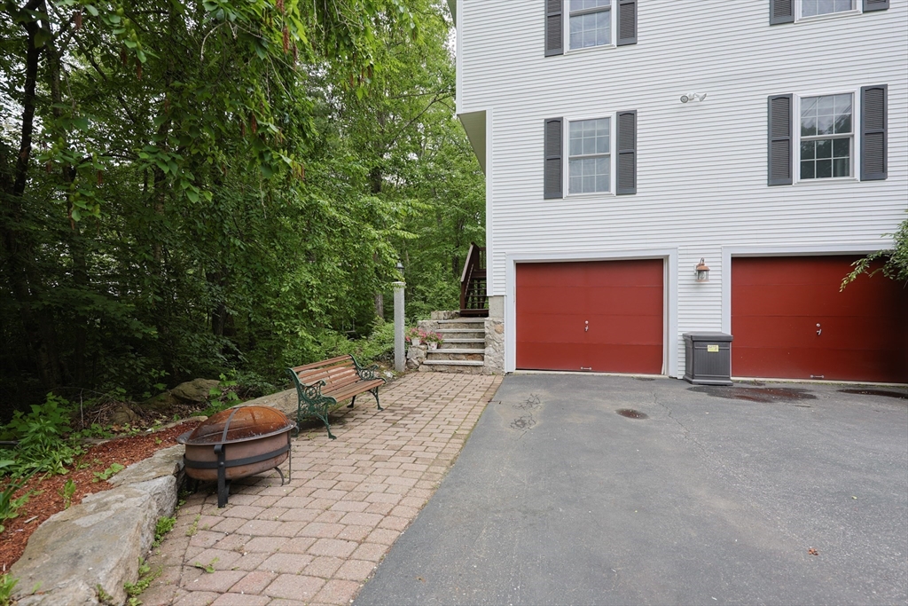 11 Dianne Ln