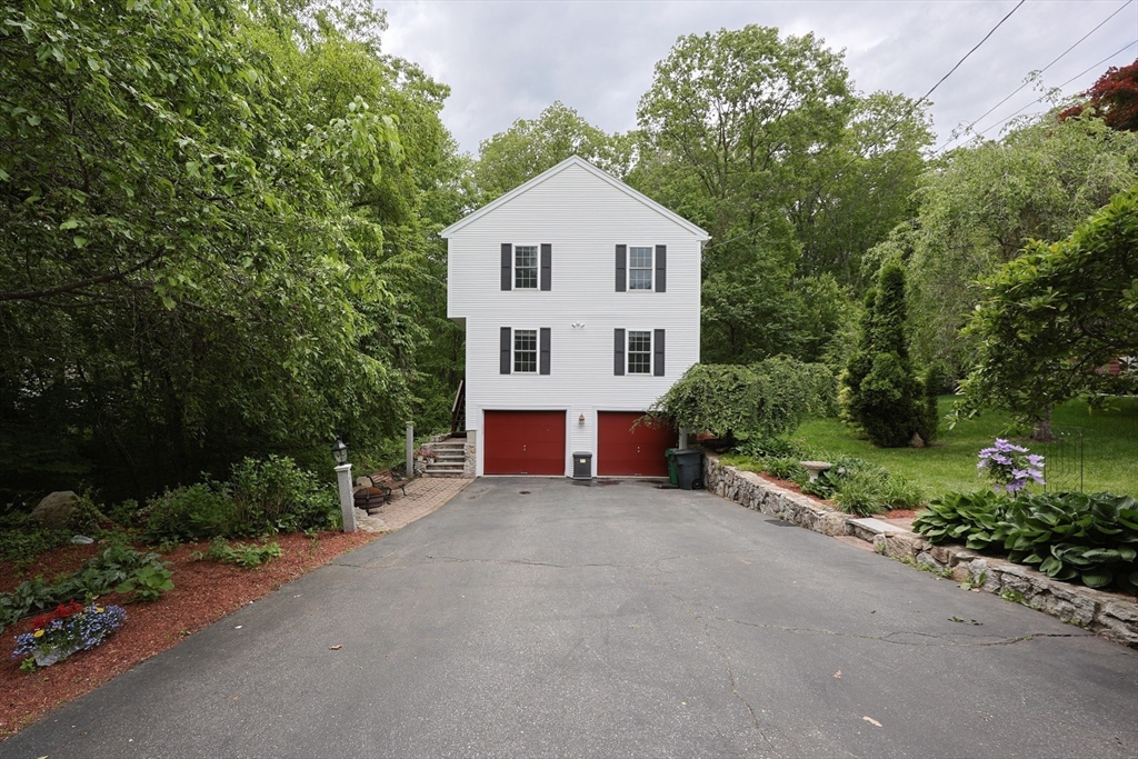 11 Dianne Ln