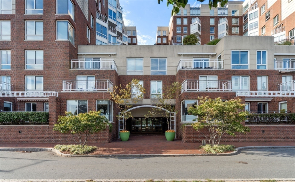 75-83 Cambridge Pkwy E807